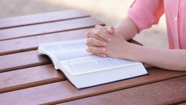 Δώδεκα στίχοι της Βίβλου που θα σε βοηθήσουν να υπερνικήσεις τις δυσκολίες