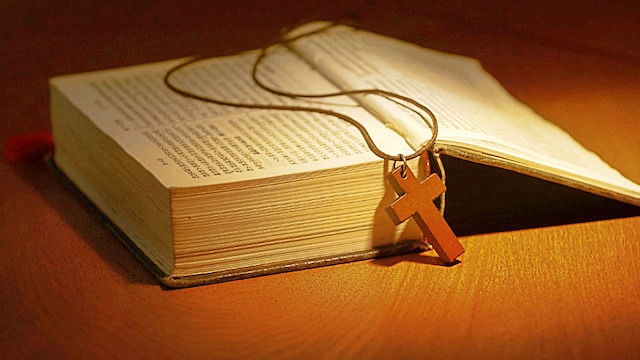 Ο Ιησούς σταυρώνεται